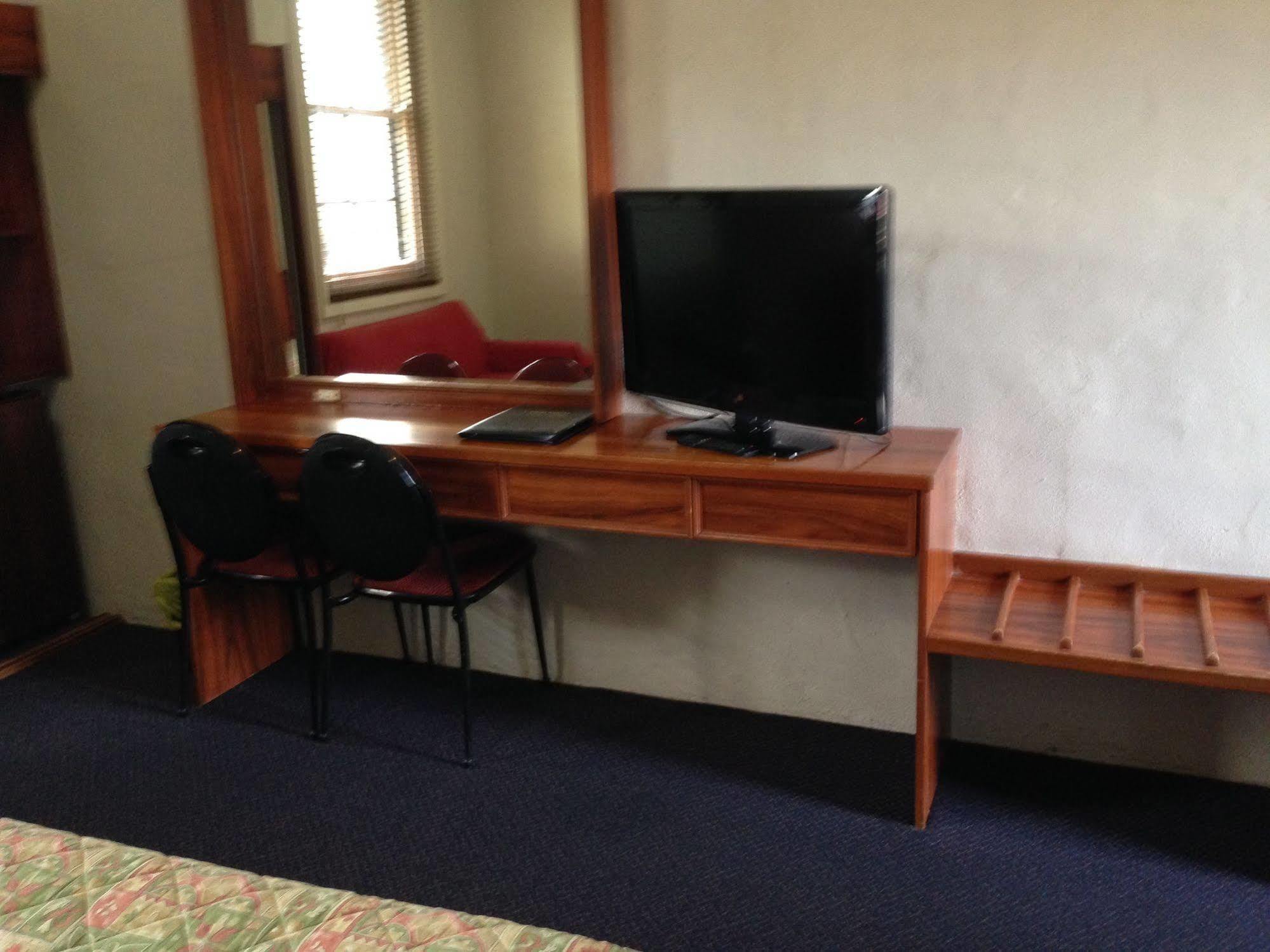 Seaton Arms Motor Inn Олбери Экстерьер фото